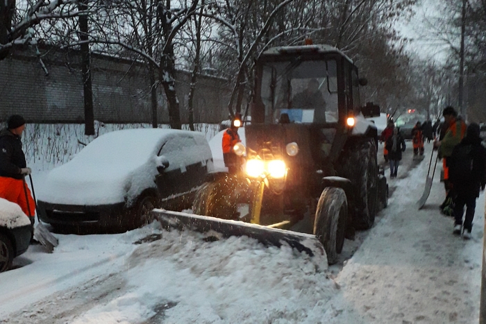 Во дворе дома 9 по улице Вокзальной